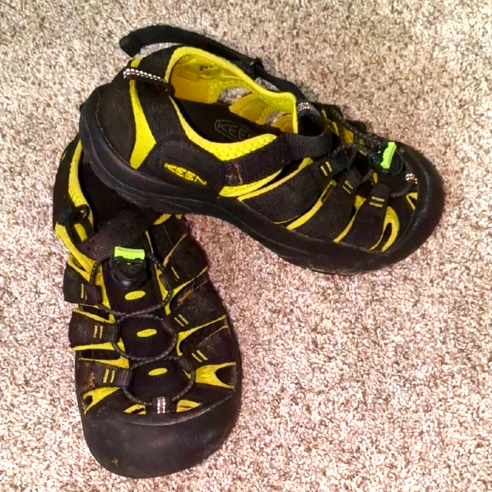 KEEN Kid's Newport Sandals (Size 5)